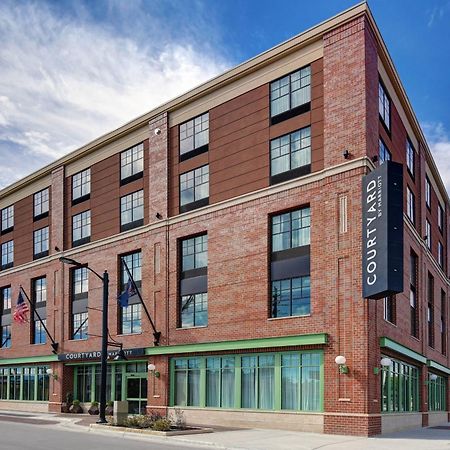Courtyard By Marriott Manhattan Aggieville 外观 照片
