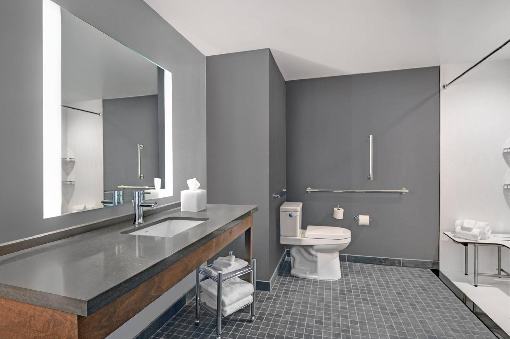 Courtyard By Marriott Manhattan Aggieville 外观 照片