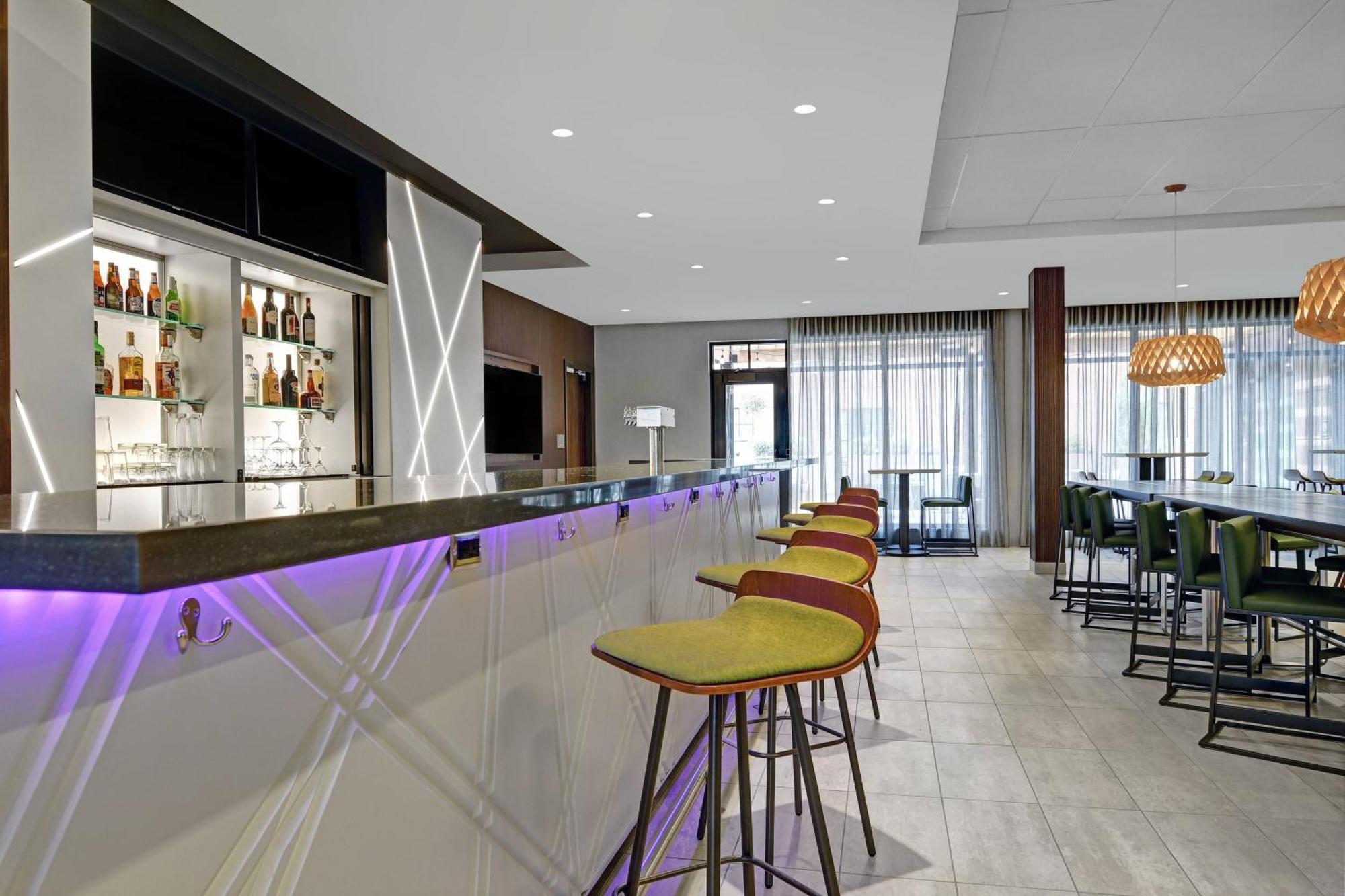 Courtyard By Marriott Manhattan Aggieville 外观 照片