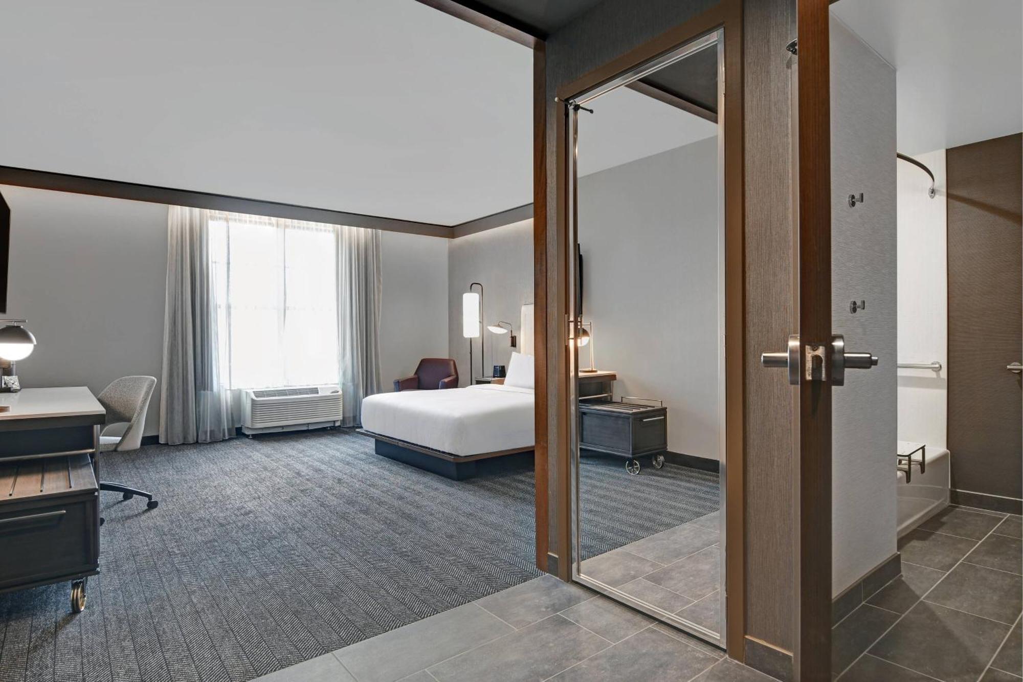 Courtyard By Marriott Manhattan Aggieville 外观 照片