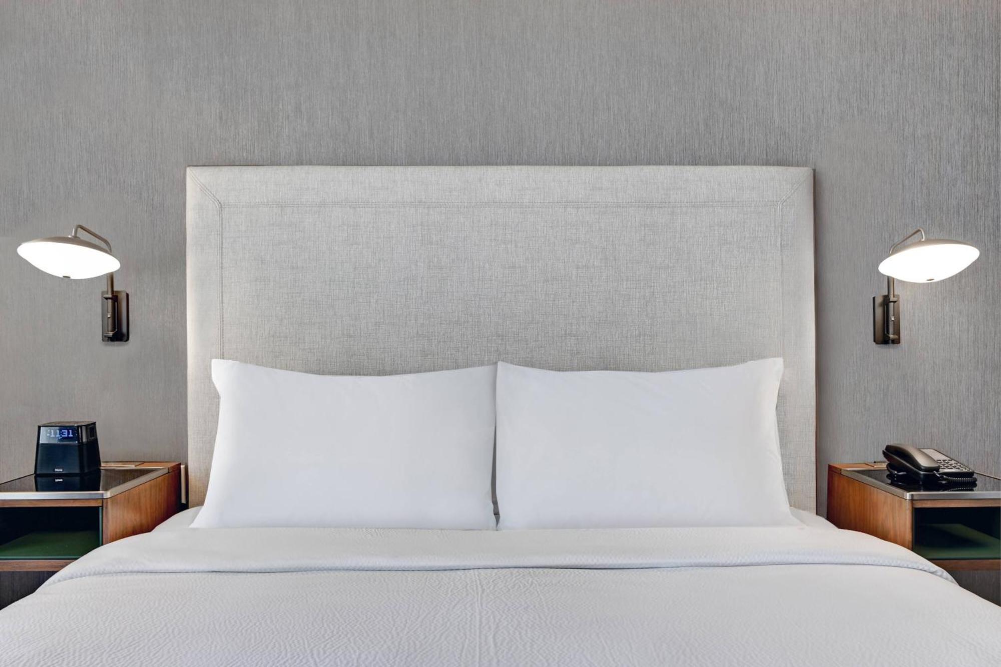 Courtyard By Marriott Manhattan Aggieville 外观 照片